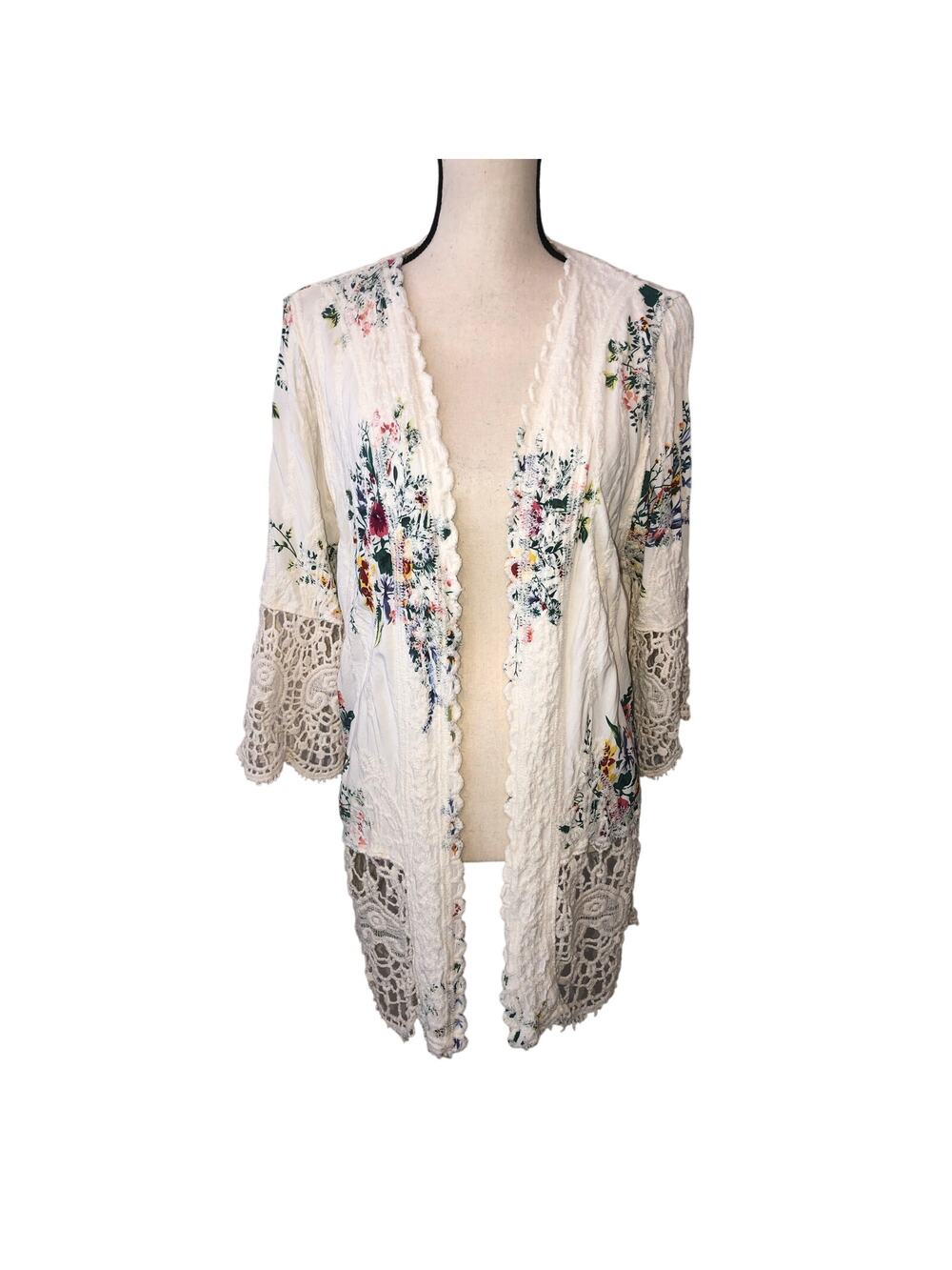Solitaire Embroidered Kimono Size 1X Crochet Lace Cream Boho Festival Cottage
